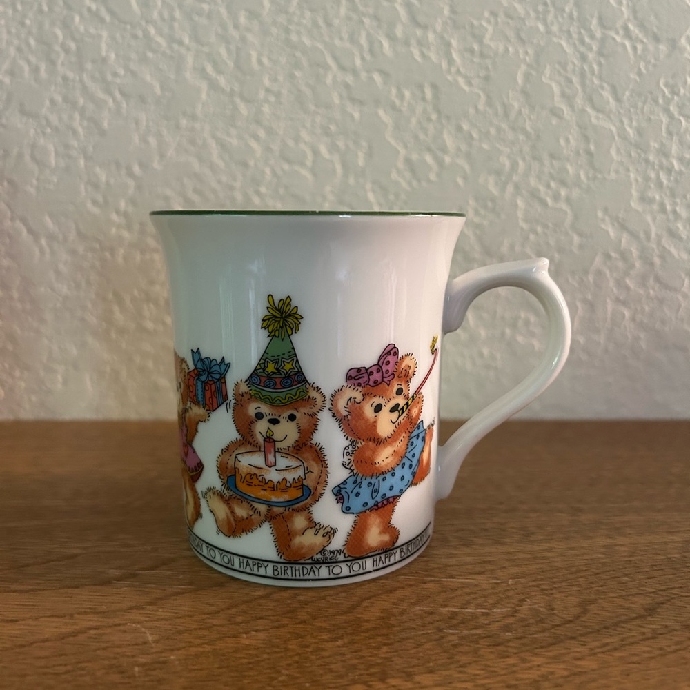 Pigglets vintage Happy Birthday cup 1979